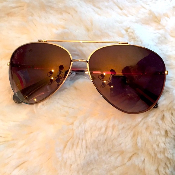 BCBGMaxAzria Accessories - BCBG Max Azria Classic Gold Aviator Sunglasses Pink lenses New